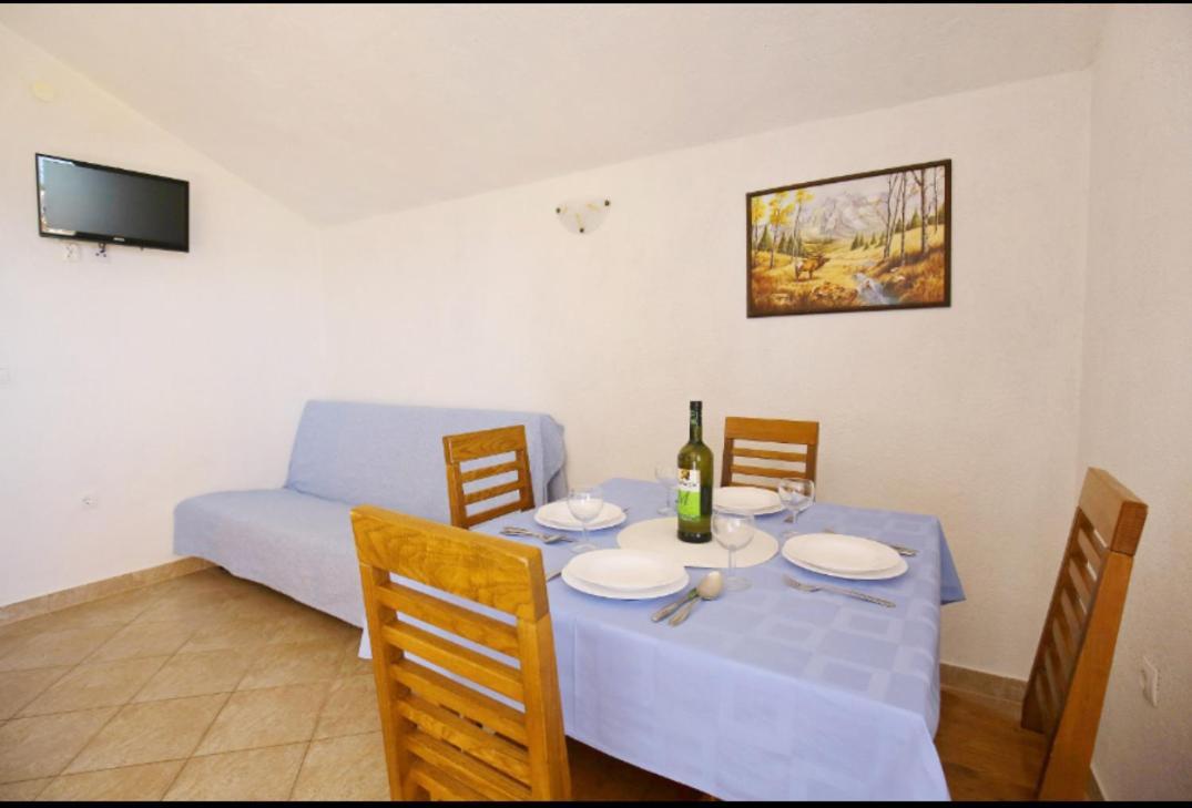 Apartmani Mirjana تريبانج كروشيتسا المظهر الخارجي الصورة