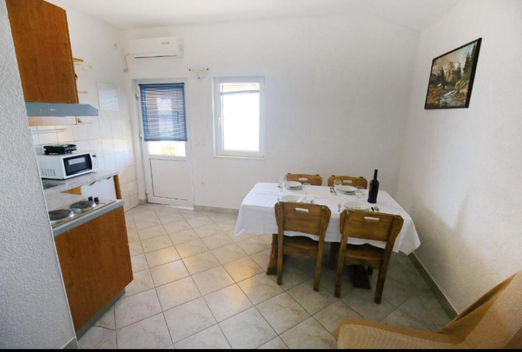 Apartmani Mirjana تريبانج كروشيتسا المظهر الخارجي الصورة
