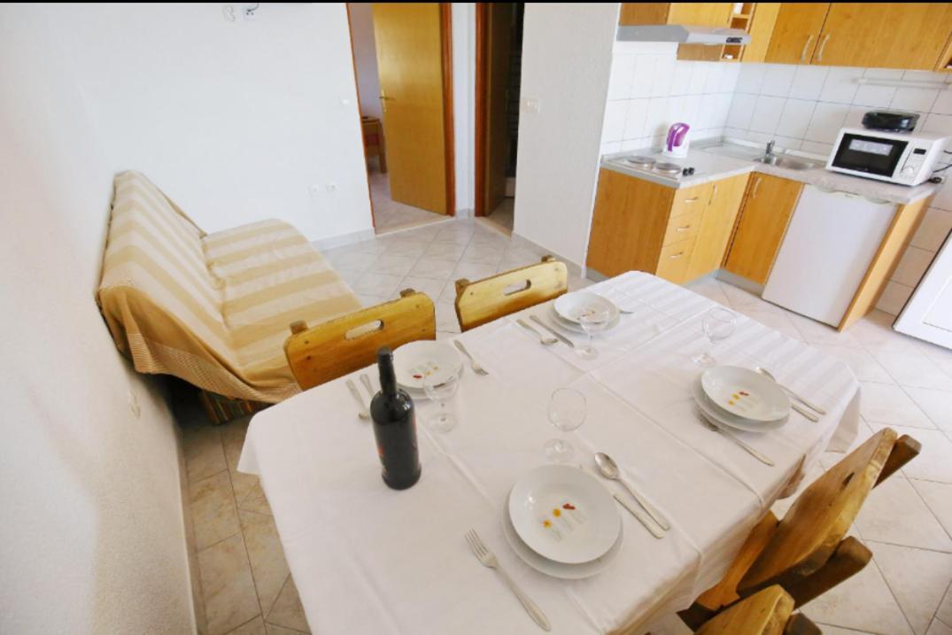 Apartmani Mirjana تريبانج كروشيتسا المظهر الخارجي الصورة