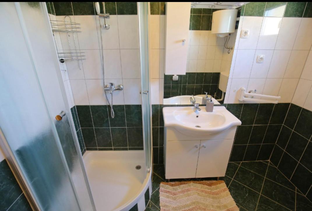Apartmani Mirjana تريبانج كروشيتسا المظهر الخارجي الصورة